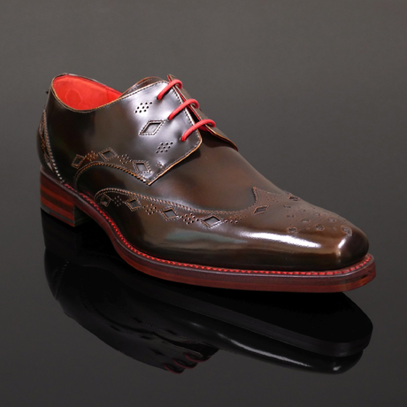 Dexter 'Homicide' - Camel Polish Diamond Punch Gibson